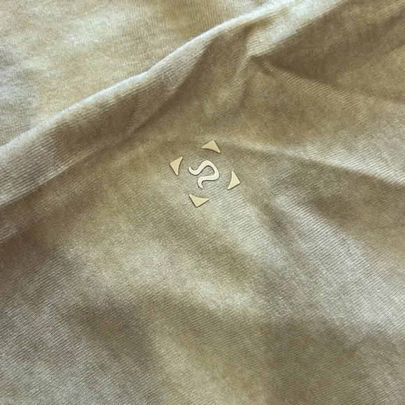 Lululemon basic t-shirt - Picture 5 of 6